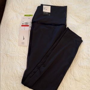 Nike yoga velour women’s 7/8 tights